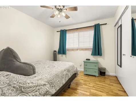 5835 SE 84th Avenue Portland OR 97266