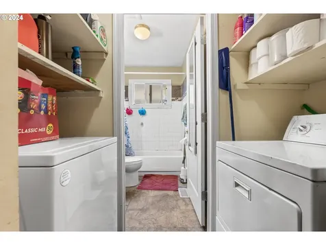 5835 SE 84th Avenue Portland OR 97266