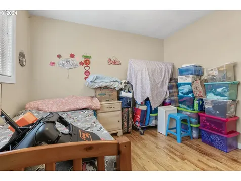 5835 SE 84th Avenue Portland OR 97266