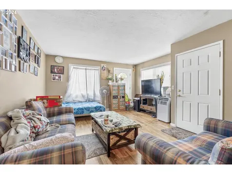 5835 SE 84th Avenue Portland OR 97266