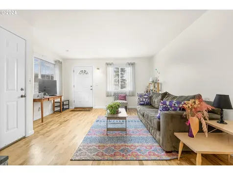 5835 SE 84th Avenue Portland OR 97266