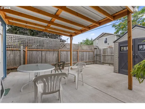 5835 SE 84th Avenue Portland OR 97266