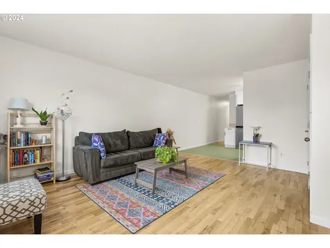 5835 SE 84th Avenue Portland OR 97266