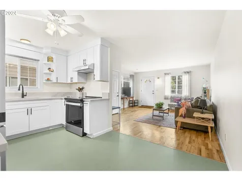 5835 SE 84th Avenue Portland OR 97266
