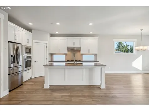 1536 Nw Redwood Lane Camas WA 98607