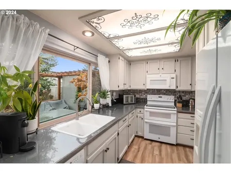 1349 Bonniebrae Drive Lake Oswego OR 97034