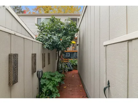 1349 Bonniebrae Drive Lake Oswego OR 97034