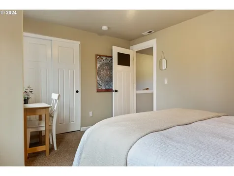 120 SE 55th Avenue Portland OR 97215