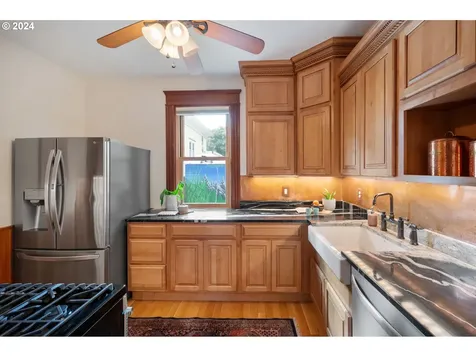 3021 Ne Rodney Avenue Portland OR 97212
