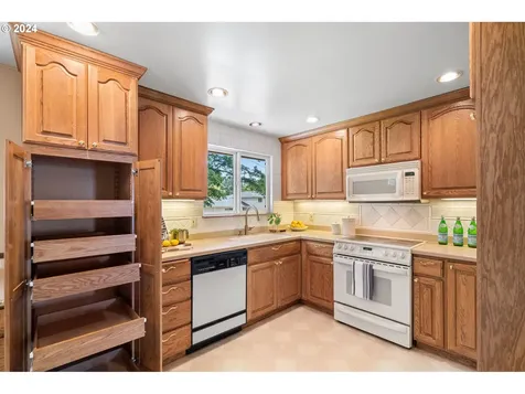 13412 SW 63rd Avenue Portland OR 97219