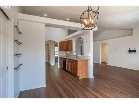 148 Rowan Street Roseburg OR 97471