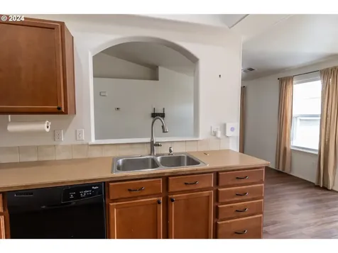 148 Rowan Street Roseburg OR 97471