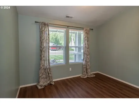 148 Rowan Street Roseburg OR 97471