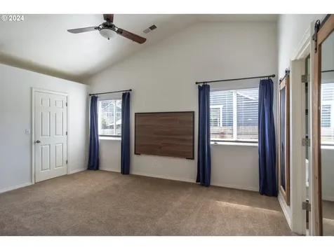148 Rowan Street Roseburg OR 97471