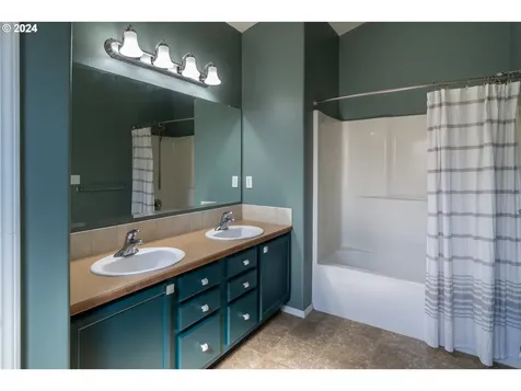 148 Rowan Street Roseburg OR 97471