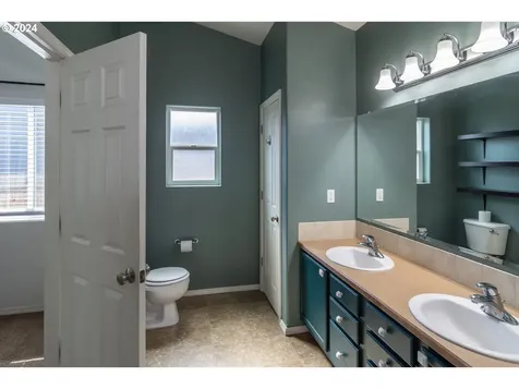 148 Rowan Street Roseburg OR 97471