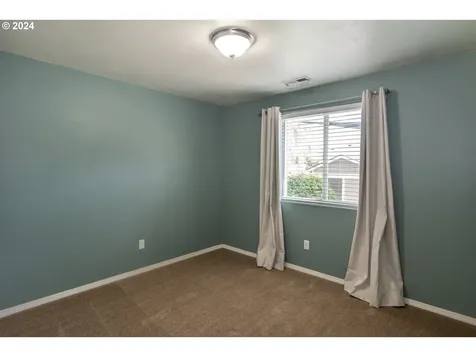 148 Rowan Street Roseburg OR 97471