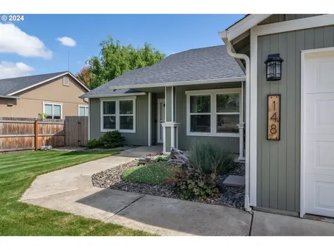 148 Rowan Street Roseburg OR 97471