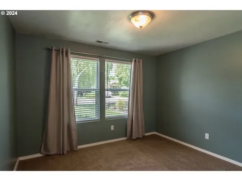 148 Rowan Street Roseburg OR 97471