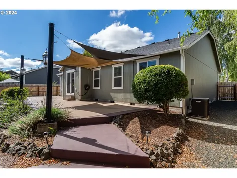 148 Rowan Street Roseburg OR 97471