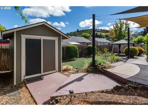 148 Rowan Street Roseburg OR 97471