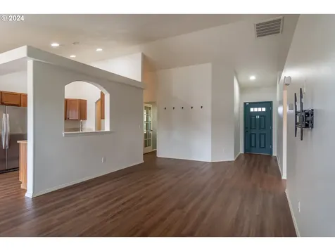 148 Rowan Street Roseburg OR 97471
