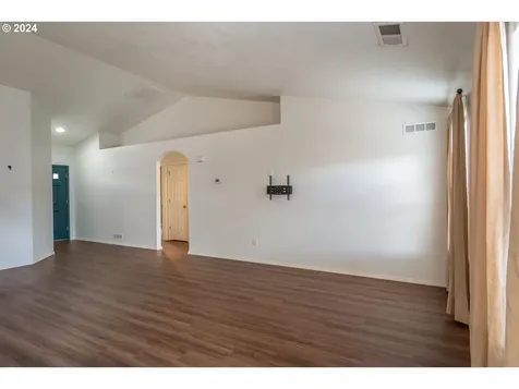 148 Rowan Street Roseburg OR 97471