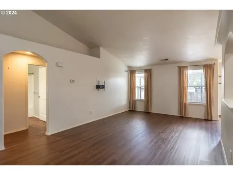 148 Rowan Street Roseburg OR 97471