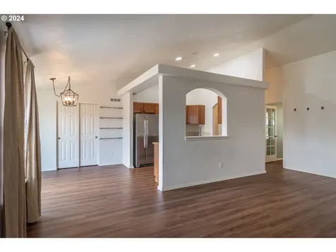 148 Rowan Street Roseburg OR 97471