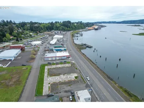 1685 N Bayshore Drive Coos Bay OR 97420