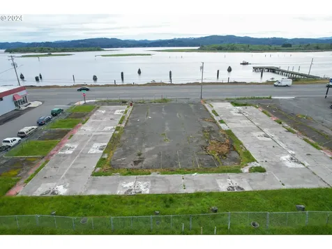 1685 N Bayshore Drive Coos Bay OR 97420