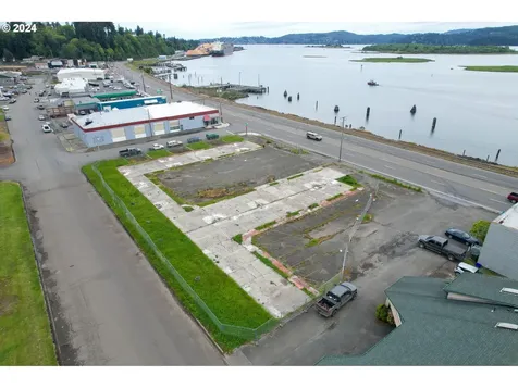 1685 N Bayshore Drive Coos Bay OR 97420