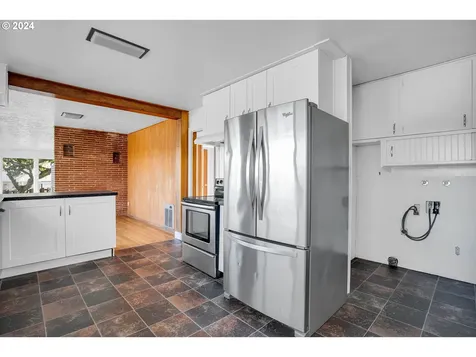 3524 NE Yacht Avenue Lincoln City OR 97367
