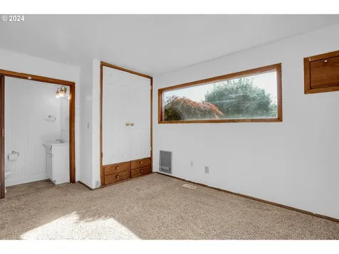 3524 NE Yacht Avenue Lincoln City OR 97367