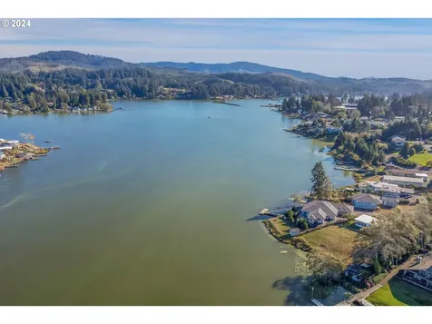 3524 NE Yacht Avenue Lincoln City OR 97367