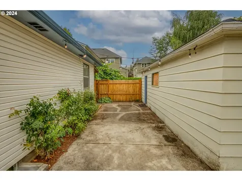 746 NE Stafford Street Portland OR 97211