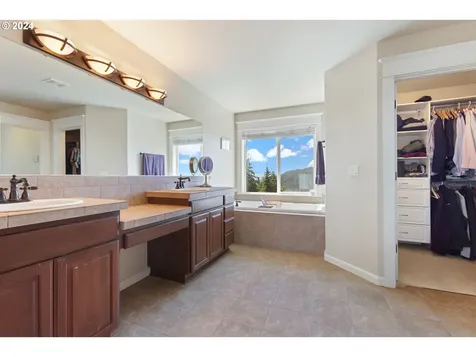 10884 Se Lenore Street Happy Valley OR 97086