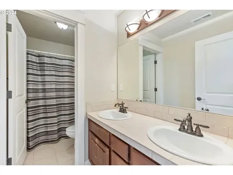 10884 Se Lenore Street Happy Valley OR 97086