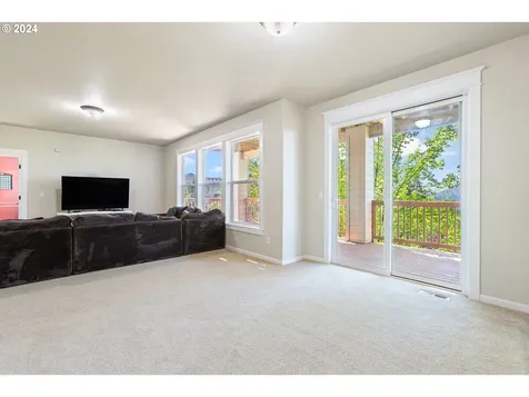 10884 Se Lenore Street Happy Valley OR 97086