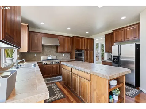 10884 Se Lenore Street Happy Valley OR 97086