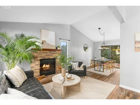 13110 SW Del Mar Court Beaverton OR 97008
