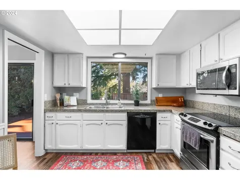 13110 SW Del Mar Court Beaverton OR 97008