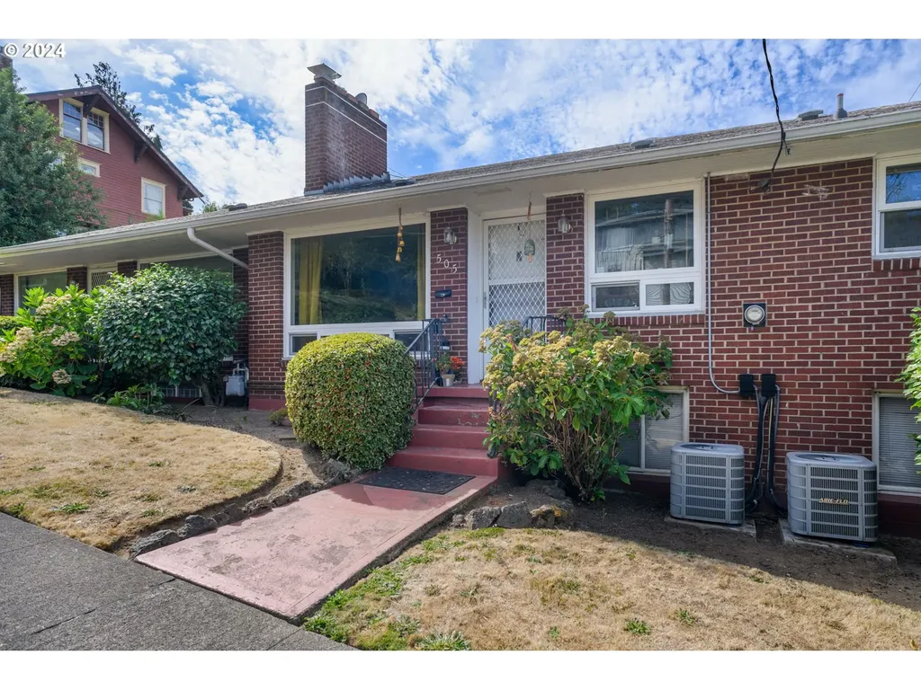 505 515 SE 62nd Avenue Portland OR 97215