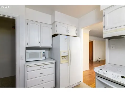505 515 SE 62nd Avenue Portland OR 97215