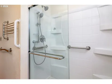 505 515 SE 62nd Avenue Portland OR 97215