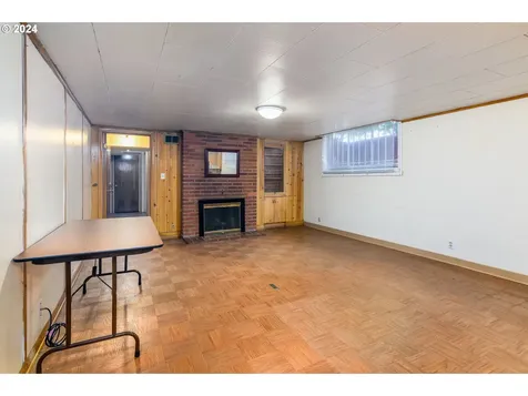 505 515 SE 62nd Avenue Portland OR 97215