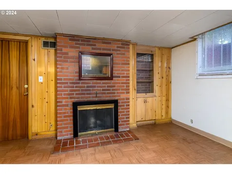 505 515 SE 62nd Avenue Portland OR 97215