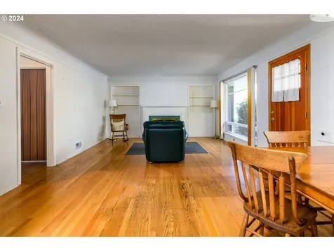 505 515 SE 62nd Avenue Portland OR 97215