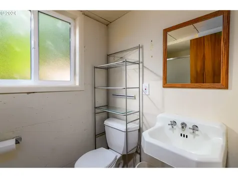 505 515 SE 62nd Avenue Portland OR 97215