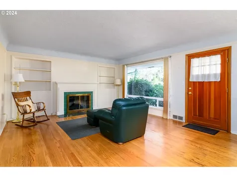 505 515 SE 62nd Avenue Portland OR 97215